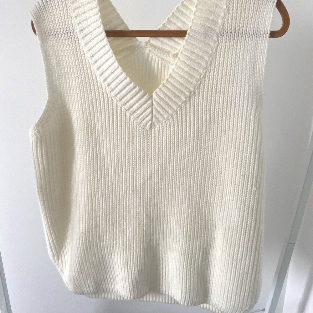 Sleeveless V neck Knit Sweater Vest